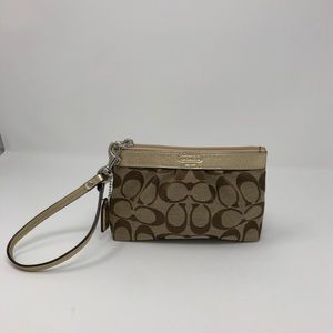 Coach  small wristlet
